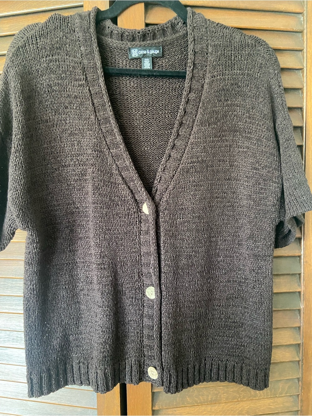 Cable & Gauge Brown Short-Sleeve V-Neck Button Cardigan